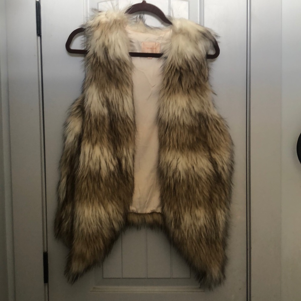 Skies are Blue faux fur vest